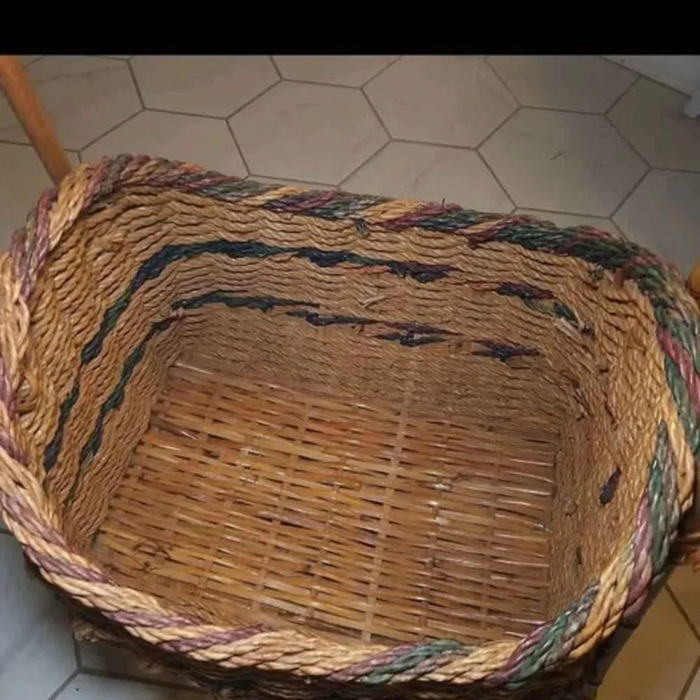 Vtg Wicker Harvest Gathering Basket With Bamboo Handle and Legs 25